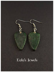 Cracked emerald earrings