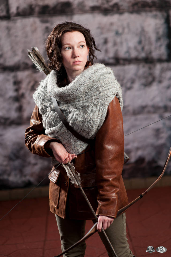 Hunting for Turkeys - Katniss Woven Cowl by Verdaera