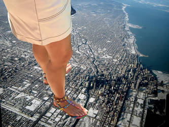 Giantess JennyFeet84 in Chicago