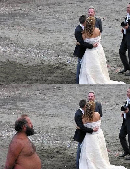 Photobomb fixed: Beach wedding