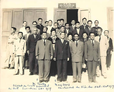 Tub Npis Lyfoung and Faiv Ntaj Lo in 1959 Laos