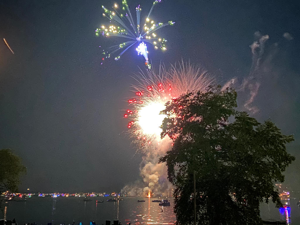 Greenwood Lake Fireworks8 by JRR5790 on DeviantArt