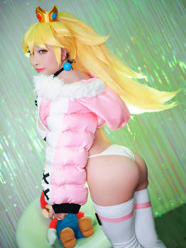 Winter Princess Peach Cosplay by Rinnie Riot