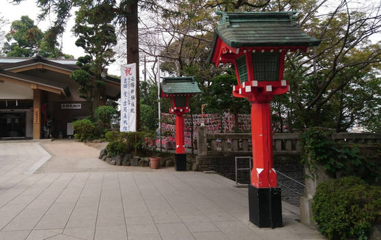 Enoshima Okutsumiya Shrine