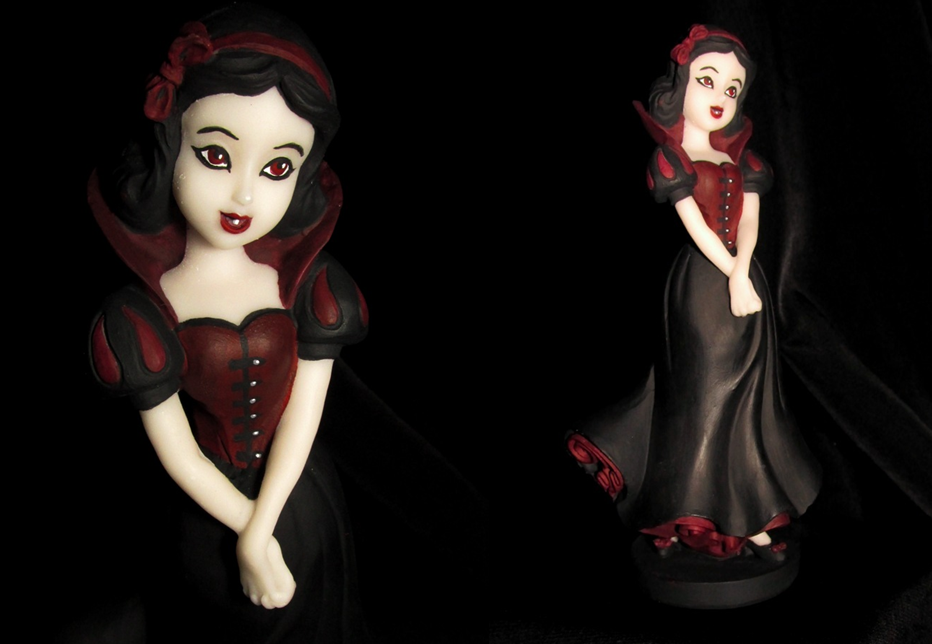 Blood Red - Poisoned Princess Snow White Figurine