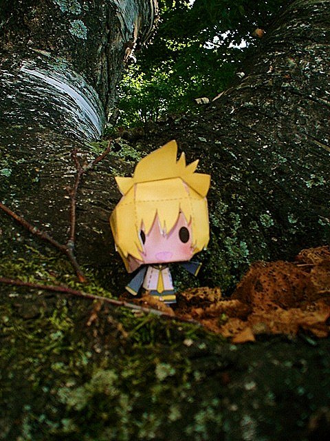 Len Exploring The World