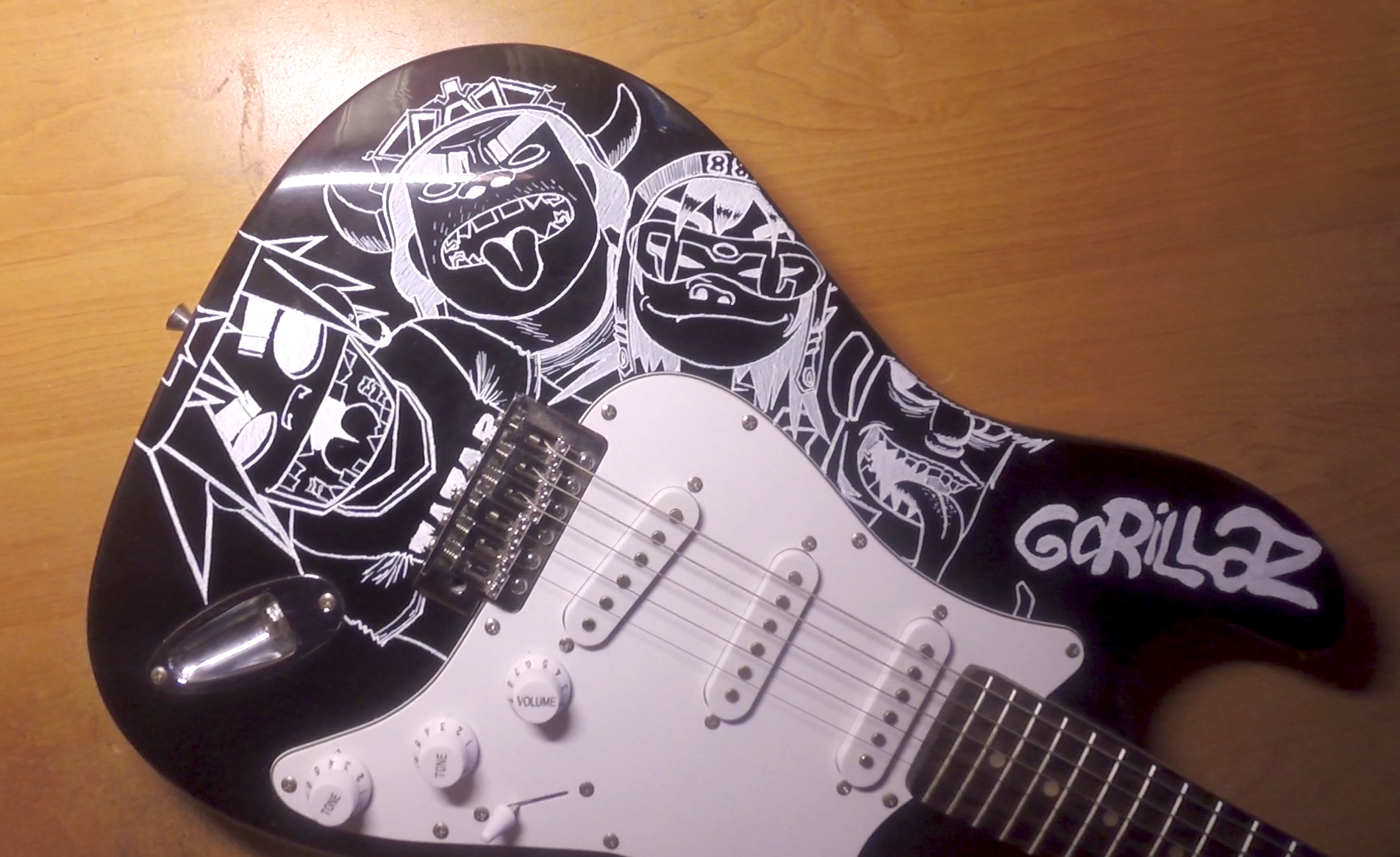 Making Gorillaz guitar. Work in progress 2