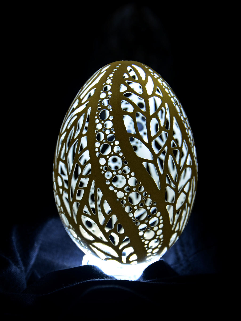 carved goose eggshell 24112013 3