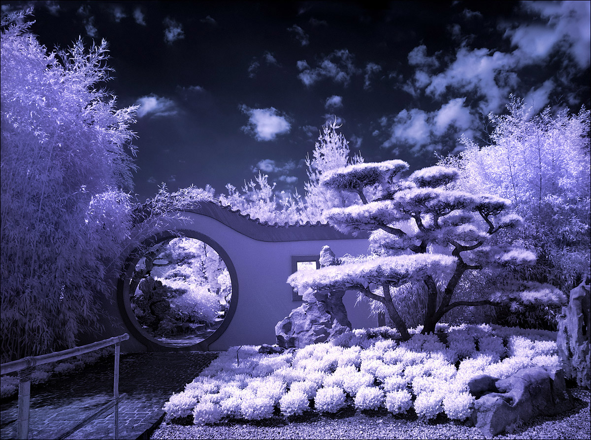 Moon Gate infrared...