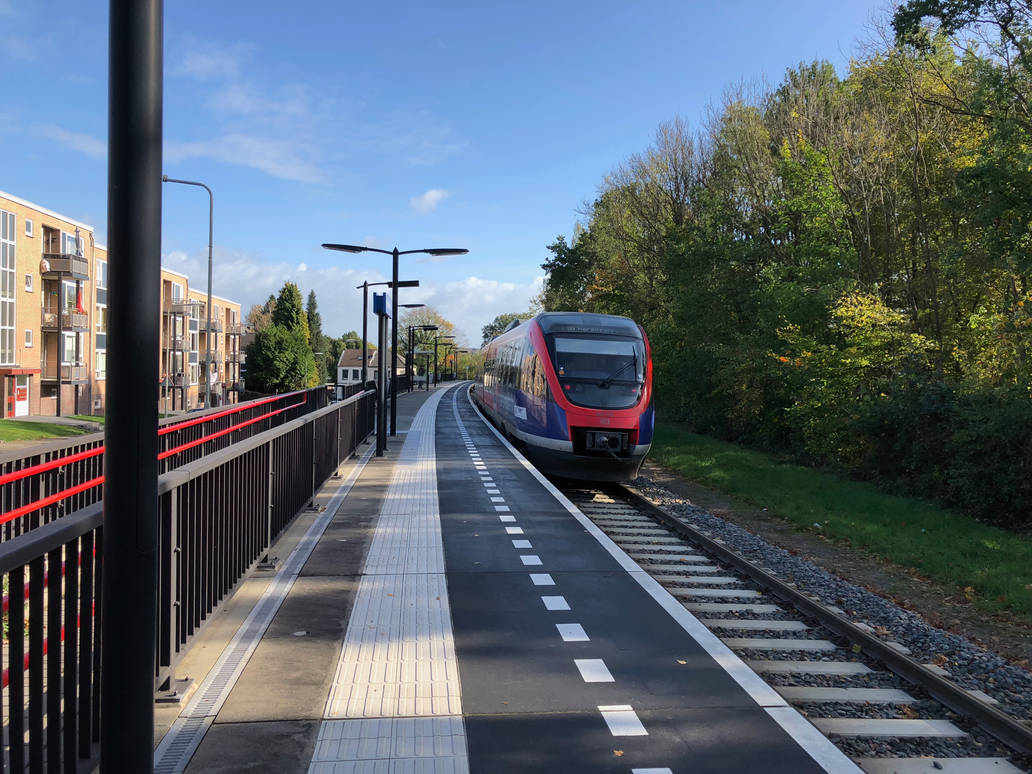 pic Eygelshoven Station re 18 at eygelshoven markt by zcochrane