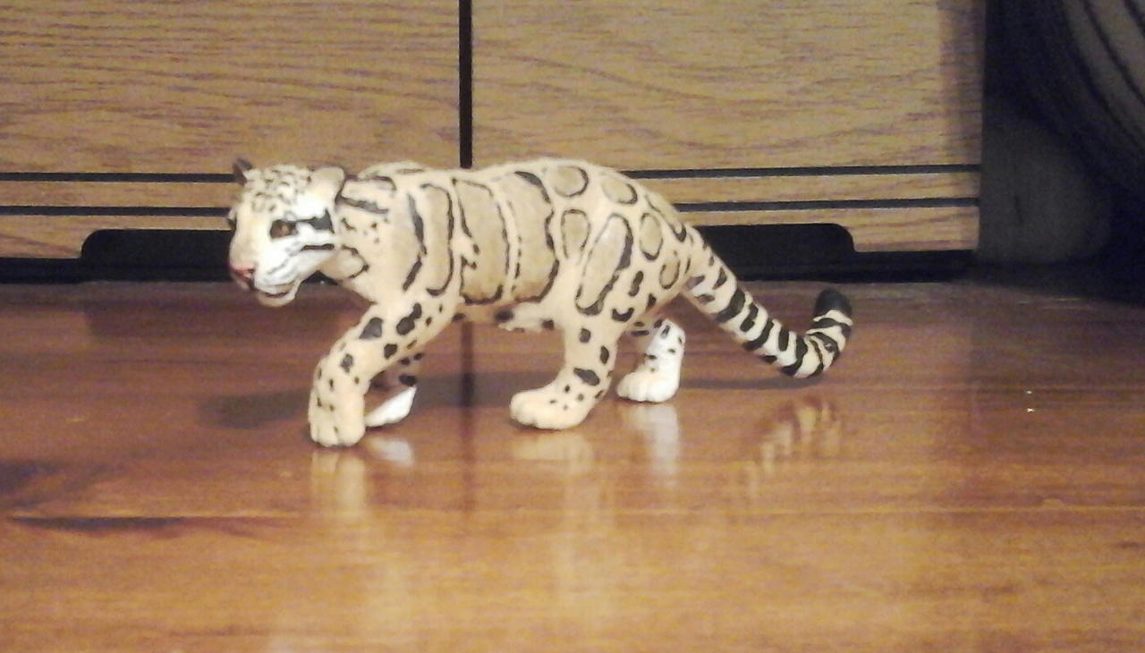 Safari Ltd Clouded Leopard by Growlie26