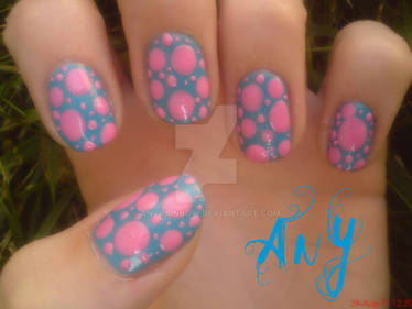 Simple Dots Nail Design