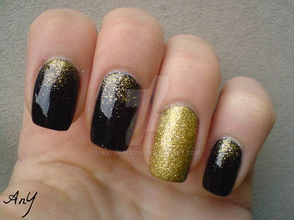 Navy Blue And Gold Nail Elegance