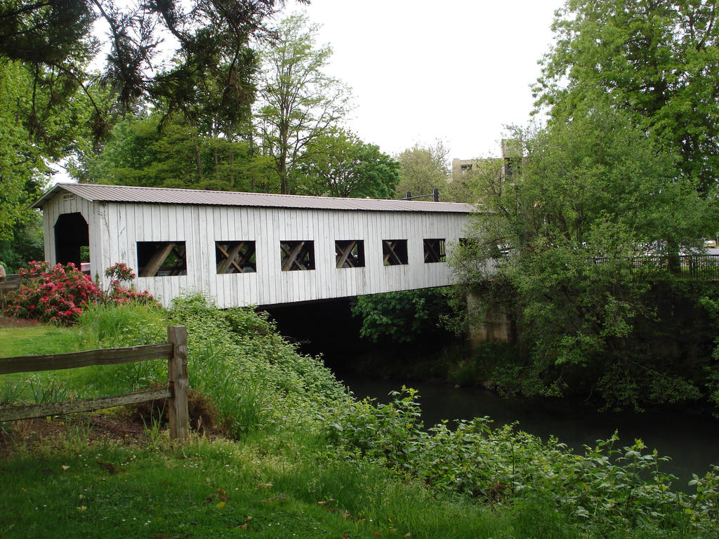 Centennial covered bridge - Side