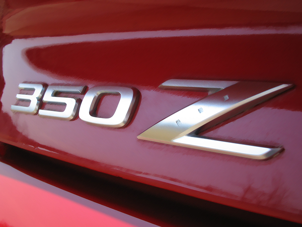 350Z Emblem