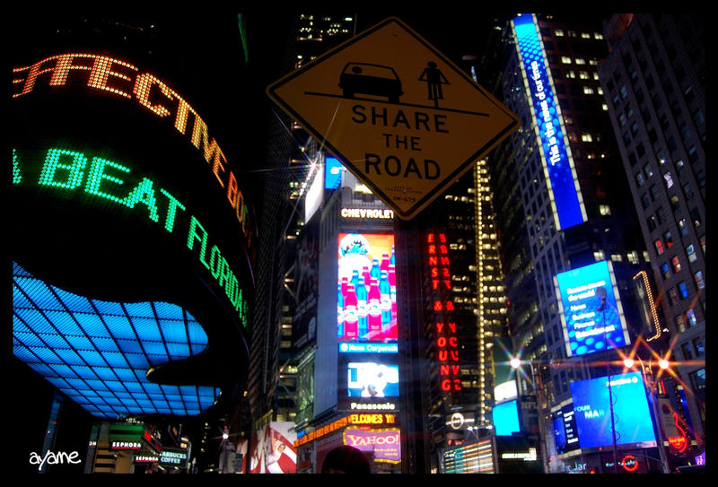 Deviantart Square Y Time Square, NY by ayame87 on DeviantArt