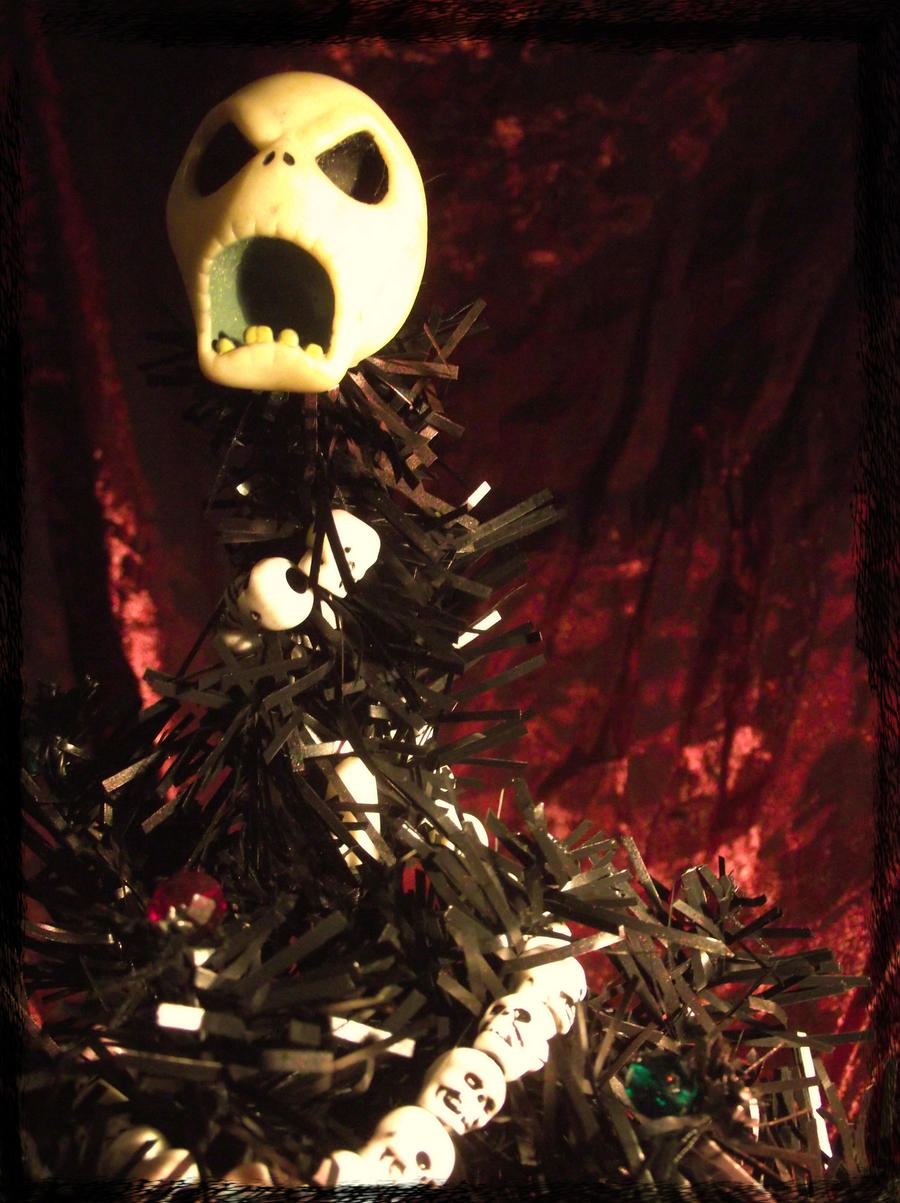 Goth Xmas Tree-closeup