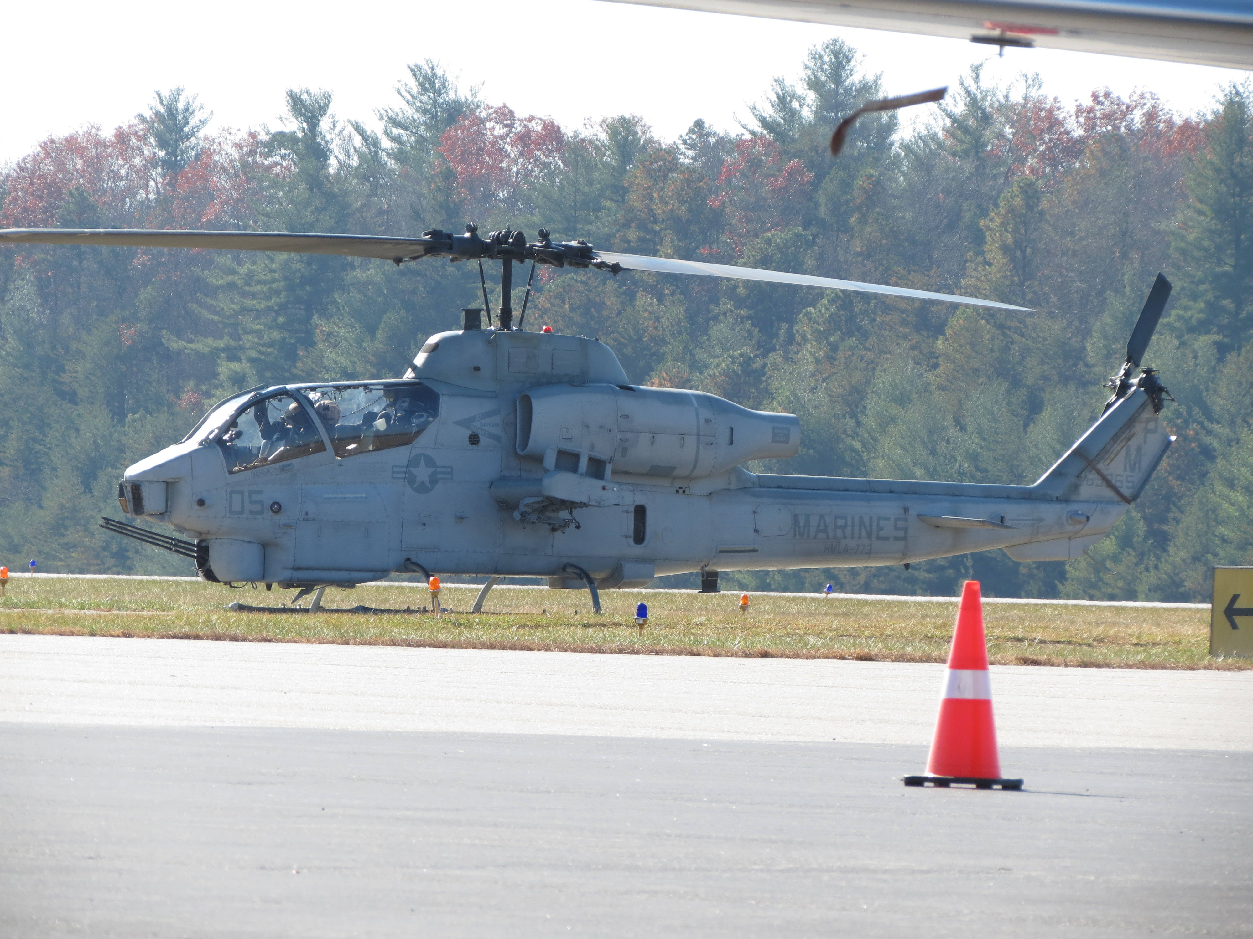 USMC AH-1W SuperCobra