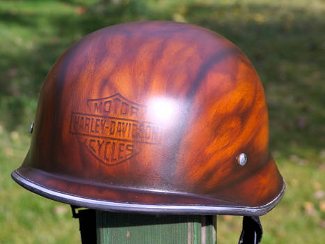 Airbrush - wooden helmet