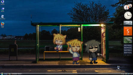 Neco-Arc waiting for a bus (DreamScene)