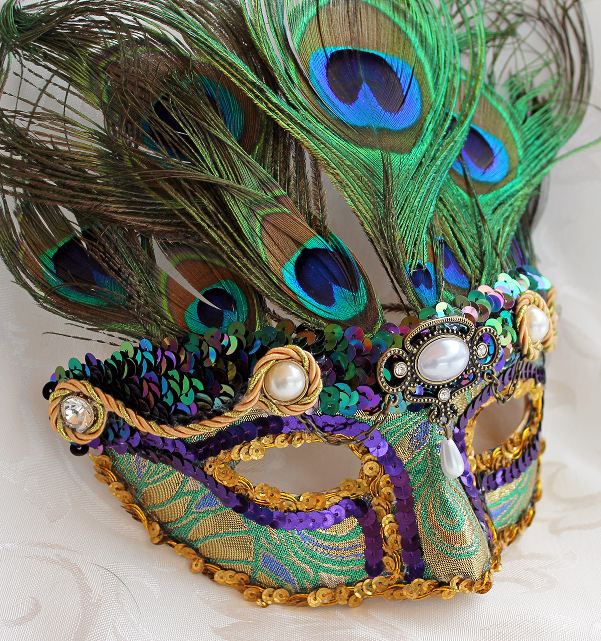 Proud as a Peacock Mardi Gras Mask