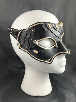 Black Dragon Scale Mask