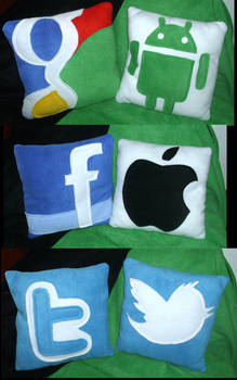 Geek Pillows Social Media Icons