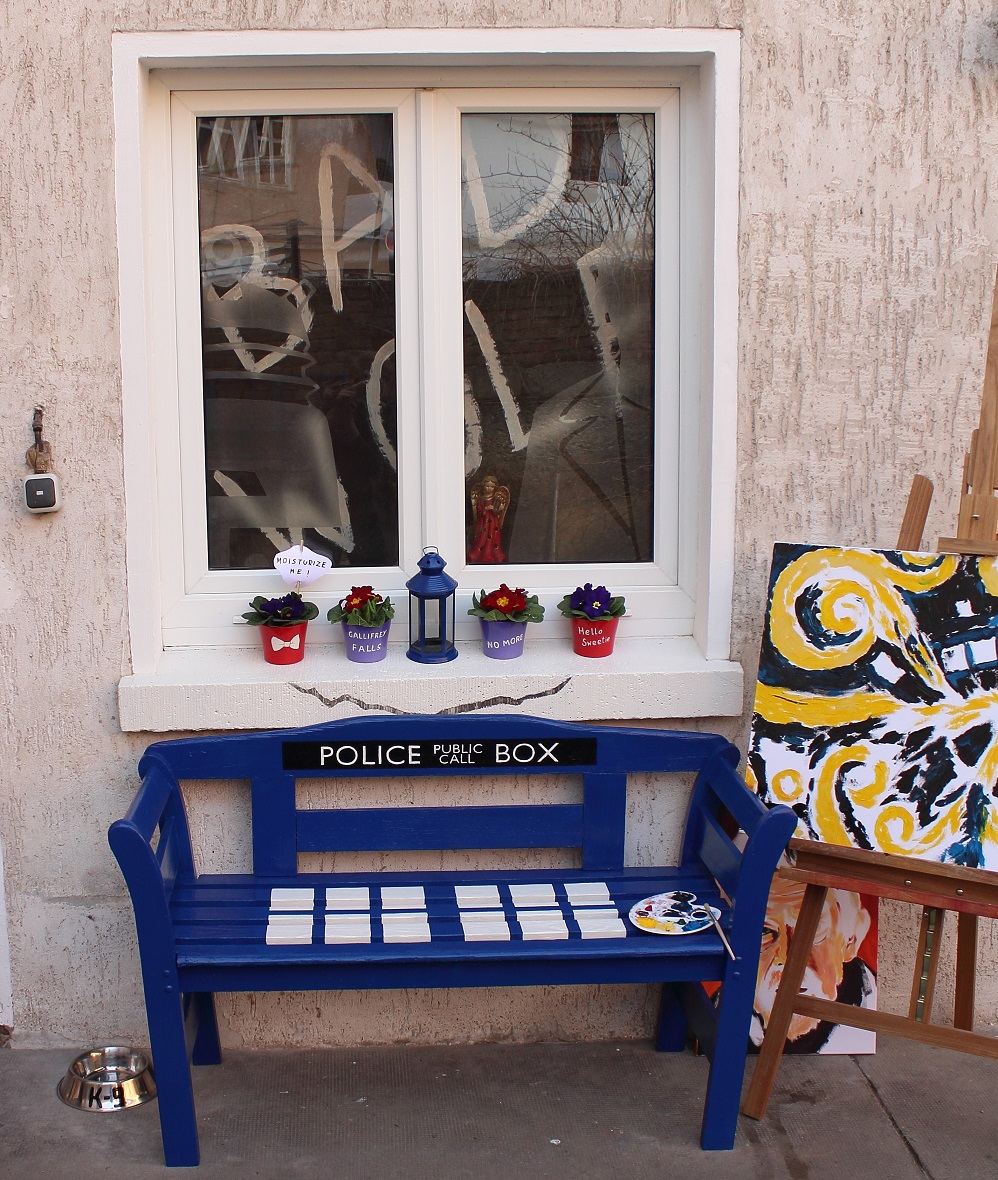 TARDIS Bench