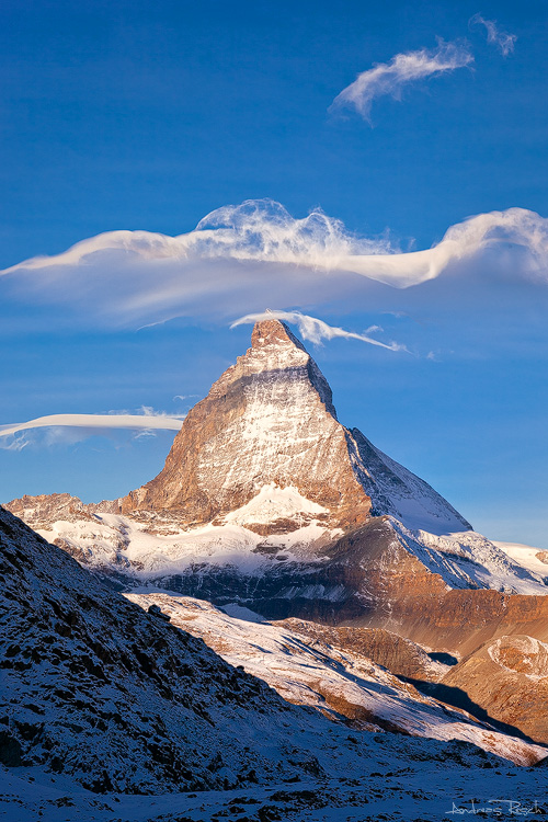 Entangled Matterhorn