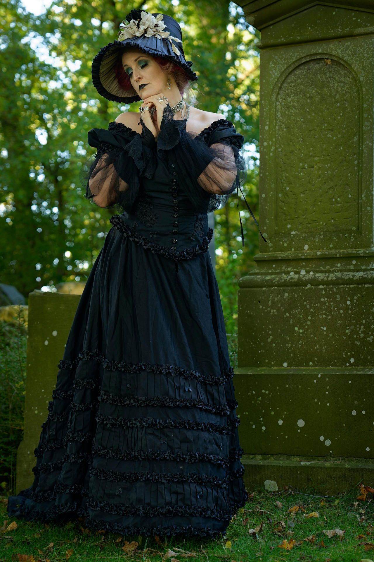 Stock - Victorian lady mourning emotional pose