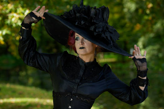 Stock - Gothic lady big hat pose