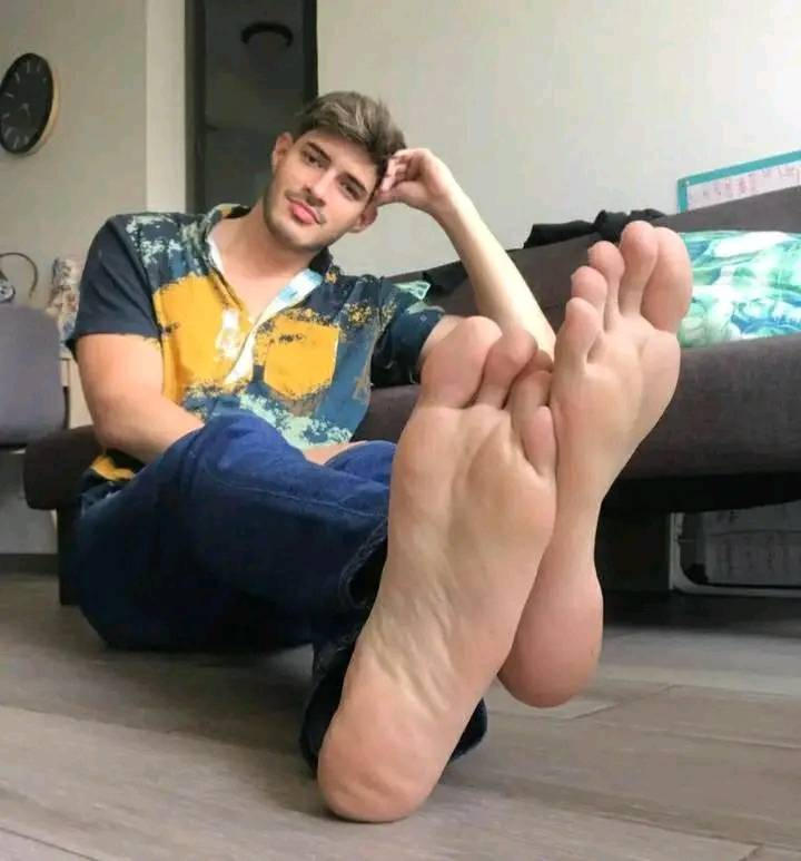 Big Male Feet By Racer5678 On DeviantArt big-male-feet-by-racer5678-on-deviantart