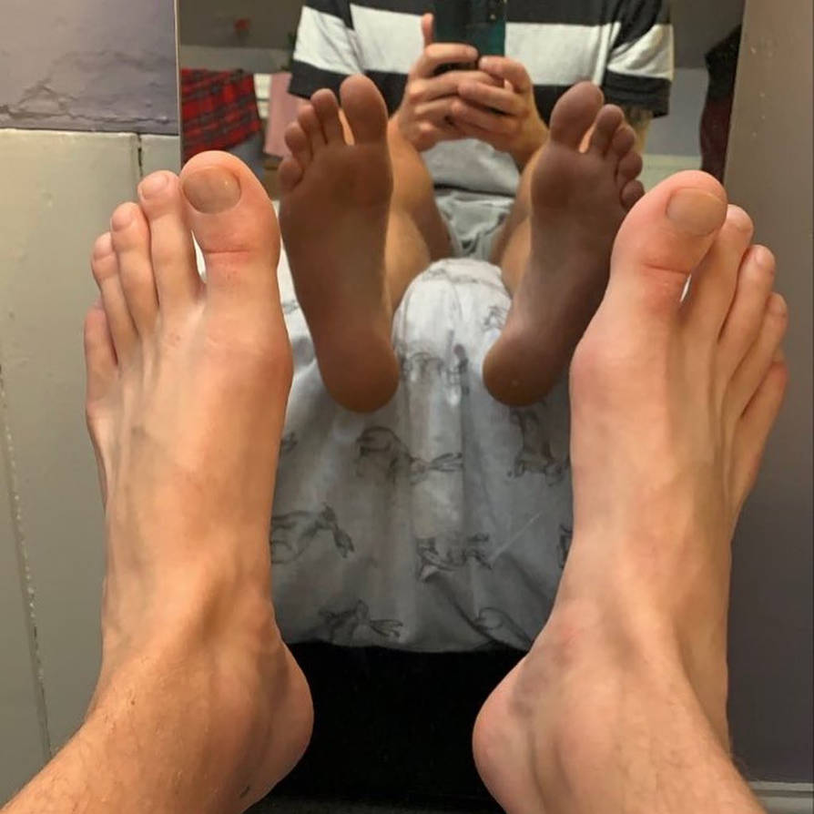 Big Male Feet By Racer5678 On DeviantArt big-male-feet-by-racer5678-on-deviantart