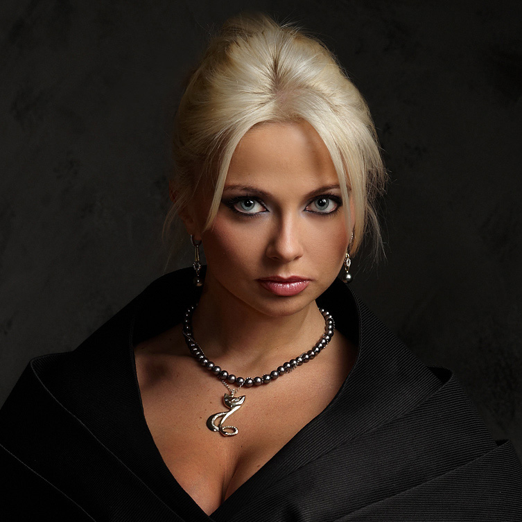 Mariya by GRAFIKfoto on DeviantArt