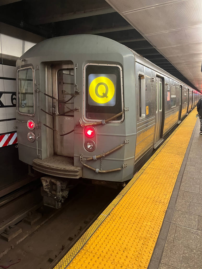 V Train R68 R68 Q Train by Hubfanlover678 on DeviantArt