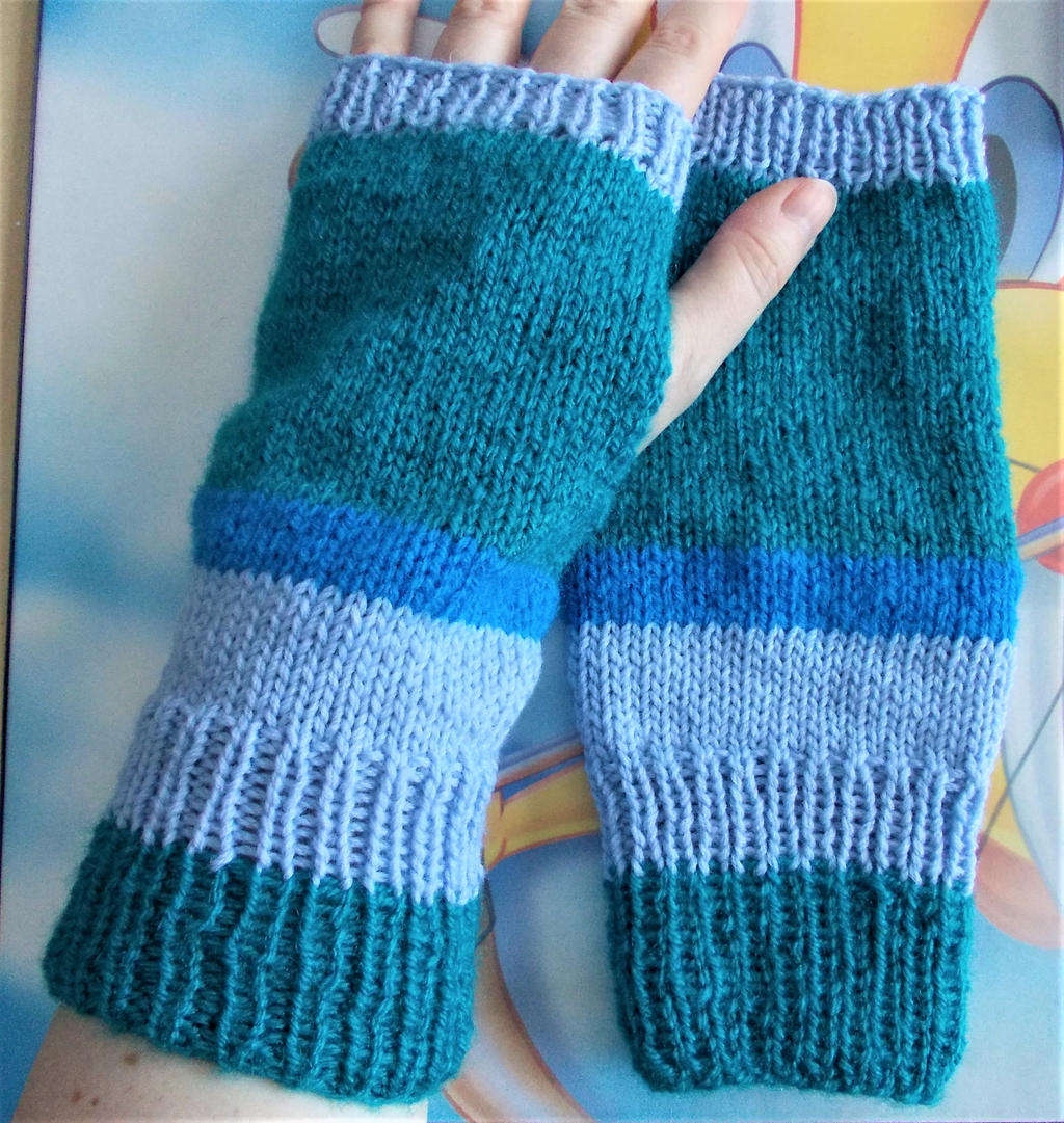 Wrist-Warmers for Dominique