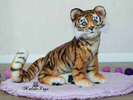 FOR SALE! Poseable toy Tiger Cub.With opening jaw