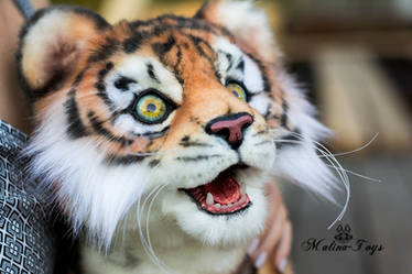 FOR SALE! Poseable toy Tiger Cub.With opening jaw