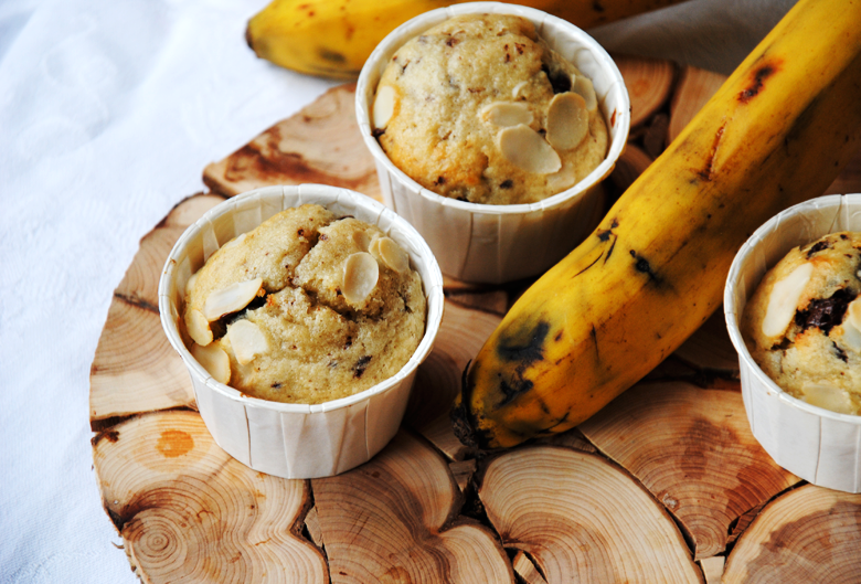 Banana, almond and chocolate Muffins 2