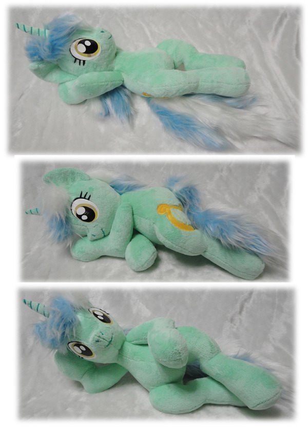 Lying Lyra plushie :D