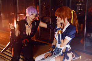 Dead Or Alive 5 - Kasumi and Ayane Cosplay