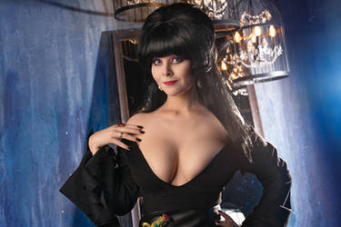 Cosplay Elvira