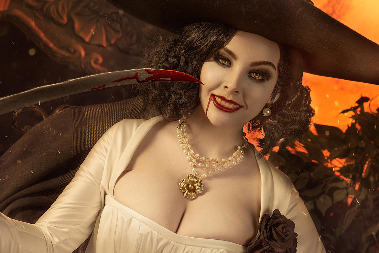 Lady Dimitrescu Cosplay Helly Valentine