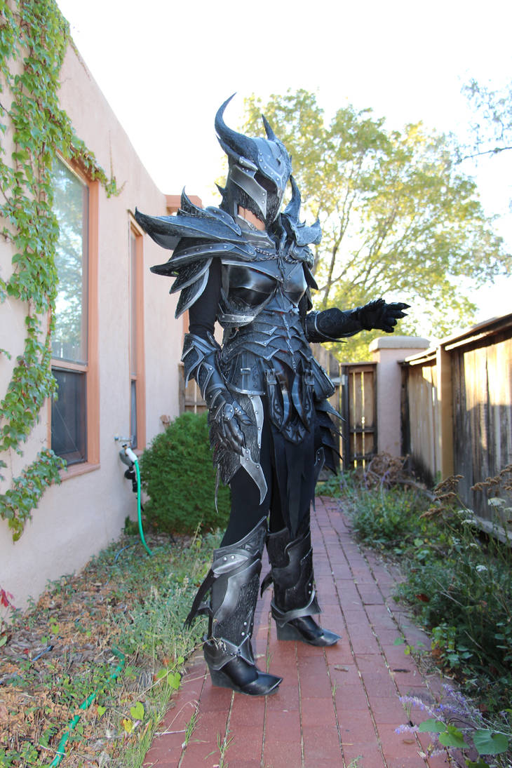 Skyrim Daedric Armor build female by lsomething on DeviantArt