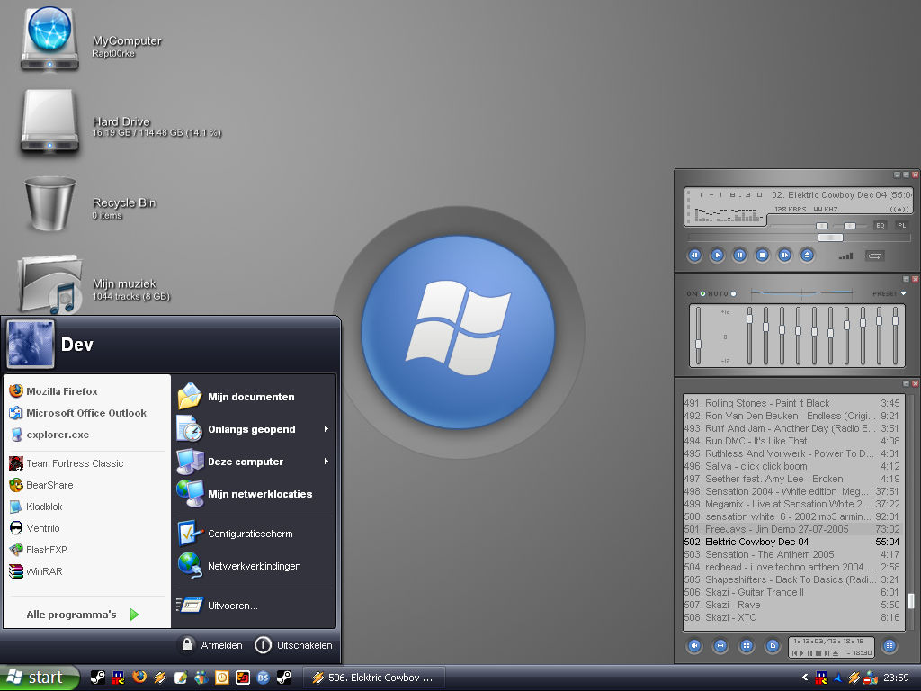 2005 Computer Apps Desktop 4 August 2005 by Rapt00rke on DeviantArt