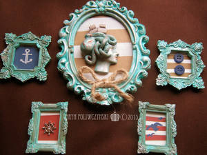 Vintage-Style Nautical Framed Cameo and Magnets