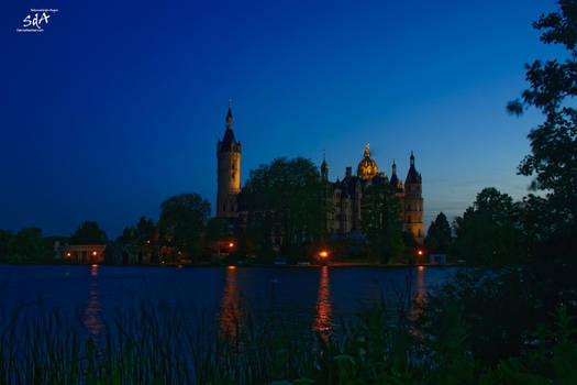 Schweriner Schloss in der Dmmerung