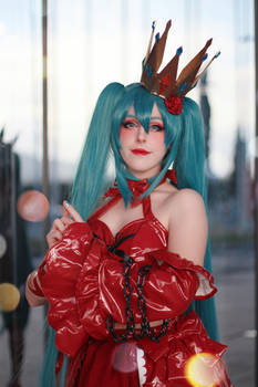 Miku hatsune cosplay by lunathecat