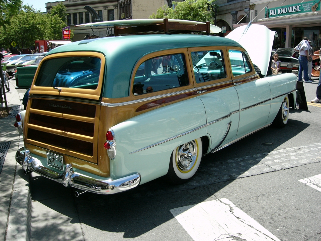 1953 Chevrolet station wagon