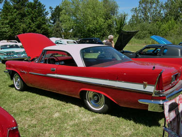 1958 Chrysler Saratoga in luscious red and white